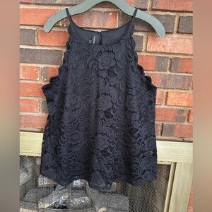 🛍️ Fortune & ivy lace top with line. Excellent condition.